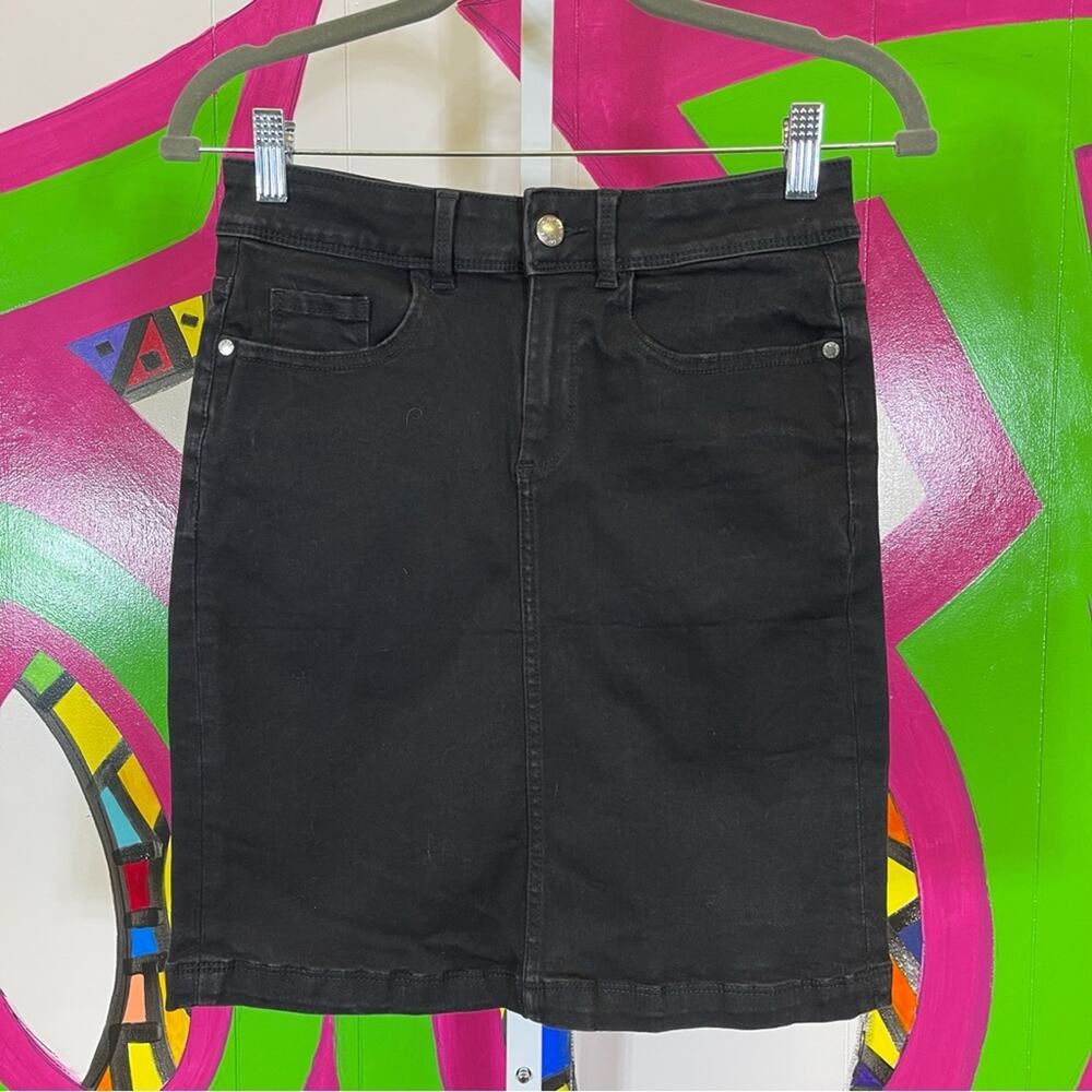 Dip, Black Denim Pencil Skirt. Size 4. In excellent condition!